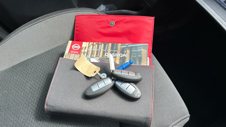 Nissan Qashqai 1.3 DiG-T N-Connecta 5dr Petrol Hatchback